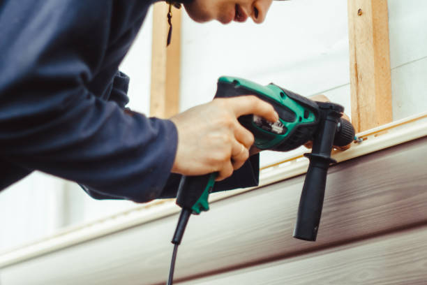 Siding Removal and Disposal in Fort Lupton, CO
